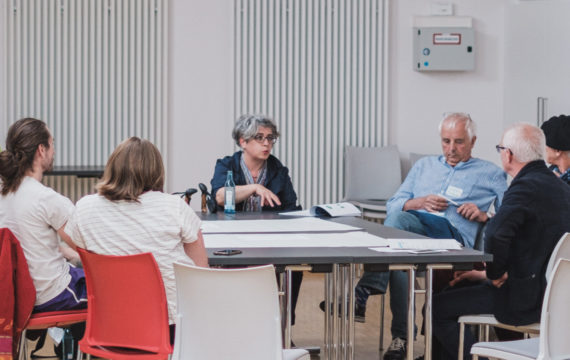 Dieses Foto zeigt Teilnehmende der Gründungsveranstaltung der Bürgerregion Lausitz in Hoyerswerda (September 2020). Fotografiert von Tine Jurtz.